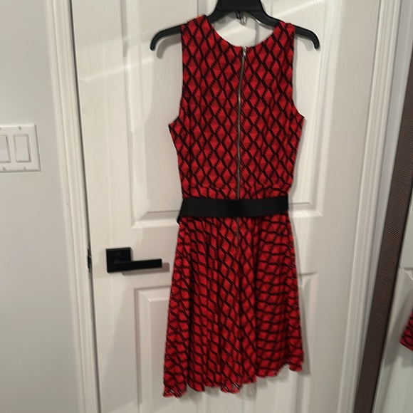 “Laura” cocktail dress Red/black with black elastic belt. Fully lined. Worn once - Picture 6 of 7